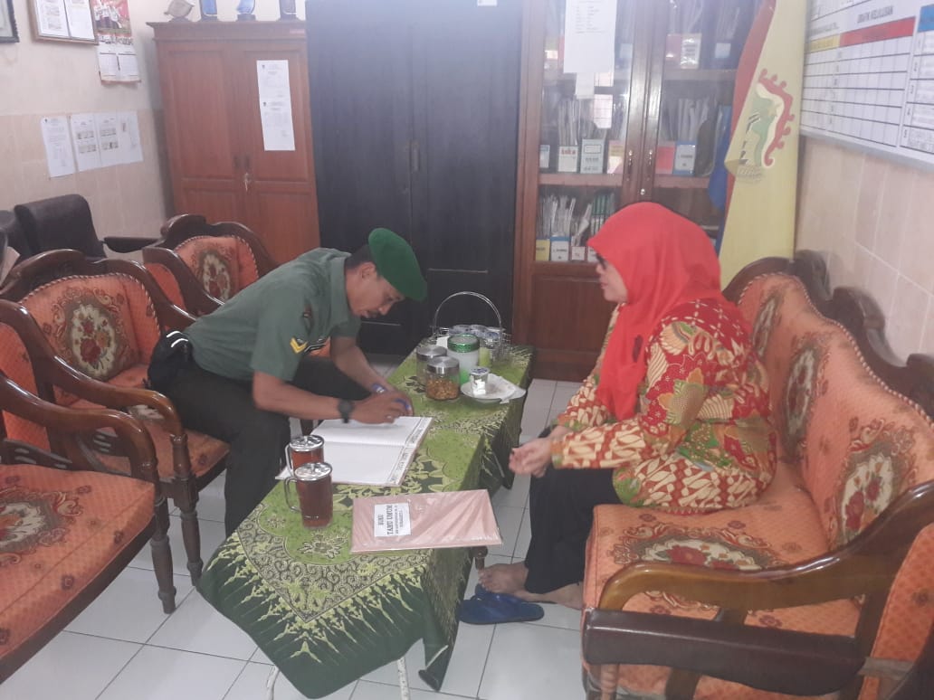 Sertu Junaidi: Tanamkan Jiwa Nasionalisme dan Patriotisme di SD 21 Surakarta