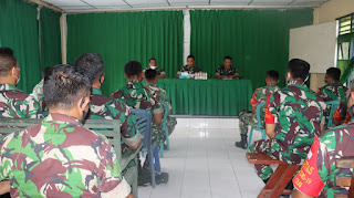 Dandim 0209/LB tinjau pelaksanaan Vaksinasi di Koramil 01/AK