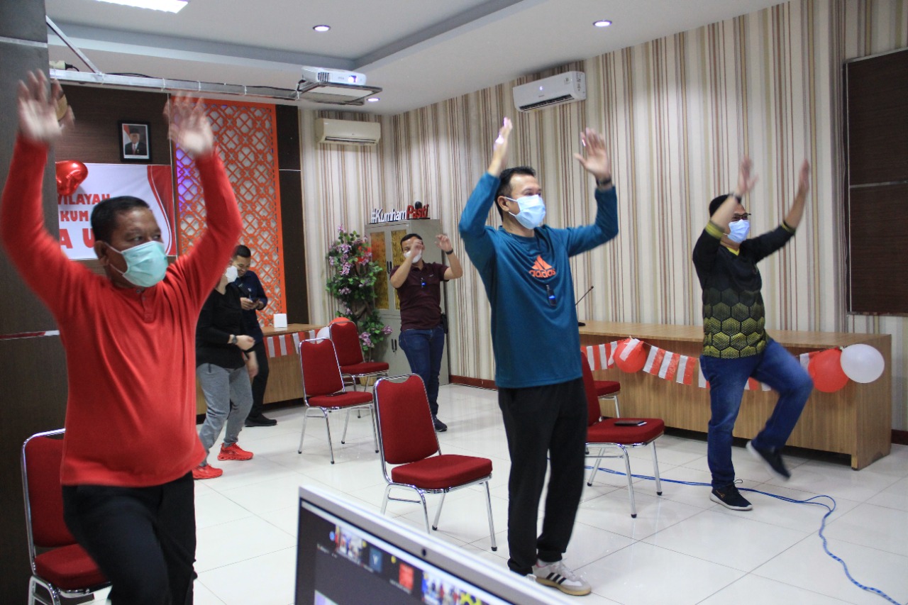 Jaga Kesehatan di Tengah Pandemi, Kanwil Kemenkumham Sumut Ikuti Olahraga Bersama Secara Virtual