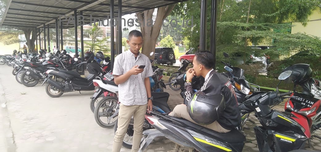 Meski Ada Penjaga Parkir, Helm LTD Ferri Irawan  Lenyap di  Parkiran Pemkab Sergai