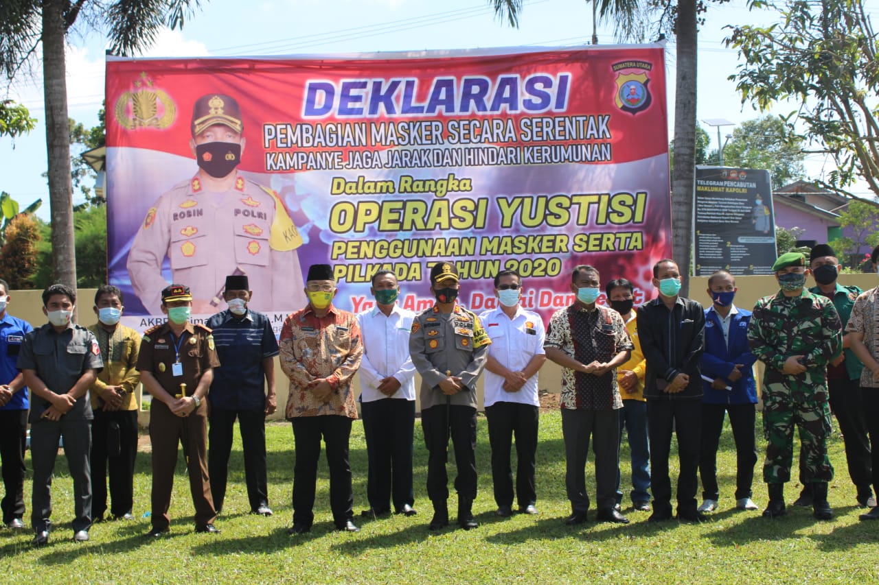 Kapolres Sergai Pimpin Apel Deklarasi Pembagian Masker Serentak Kampanye