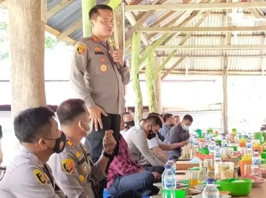 Kapolres Labuhanbatu makan siang bersama dengan Insan Pers Labura 