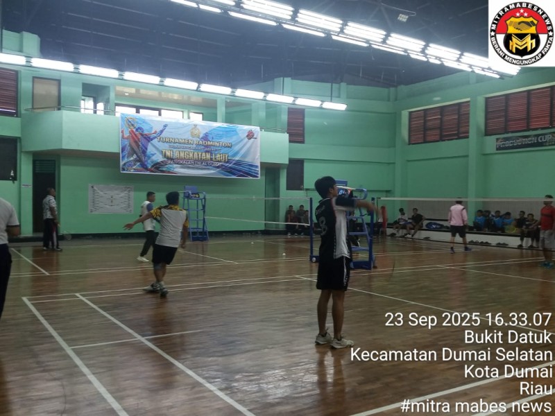 HUT Ke-80 TNI  Angkatan Laut Gelar Turnamen Badminton Gelanggang Komplek Pertamina Bukit Datuk Dumai