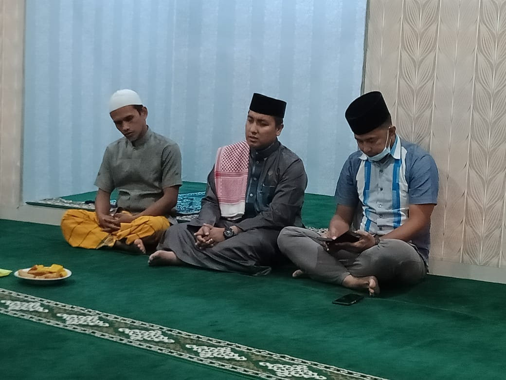 Jumat Barokah, Polsek Medan Baru Berbagi dengan Anak Yatim