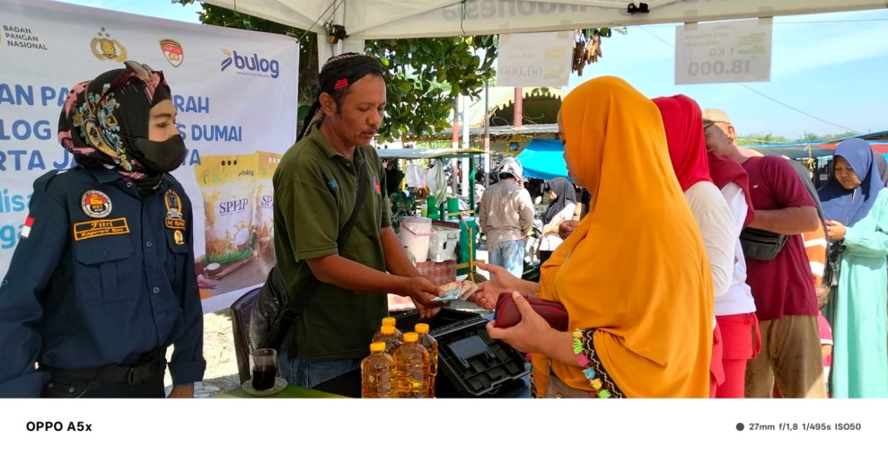 Kapolsek Bukit Kapur Adakan Kegiatan GMP Berkolaborasi Dengan Perum Bulog Kota Dumai