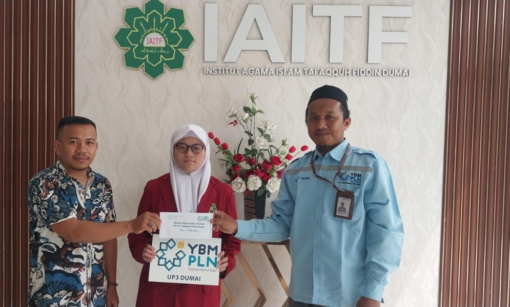 PLN Dumai Salurkan Bantuan Zakat Kepada Mahasiswa Mualaf IAITF Dumai