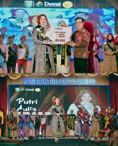 Putri Aulia Raih Gelar Dara Photogenic pada Pemilihan Bujang dan Dara Kota Dumai 2025