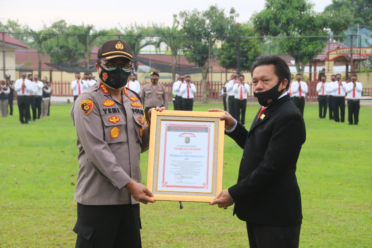 Polresta Deli Serdang Terima Penghargaan Promoter Reward Pelayanan Terhadap Masyarakat