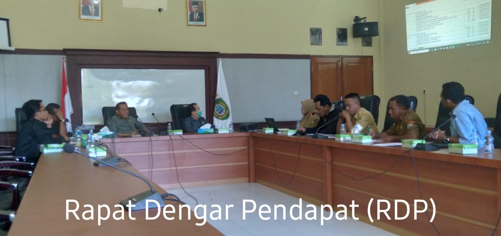 Diduga Berbohong, Kamal Upara Lempari Kadis PUPR Dengan Botol Aqua