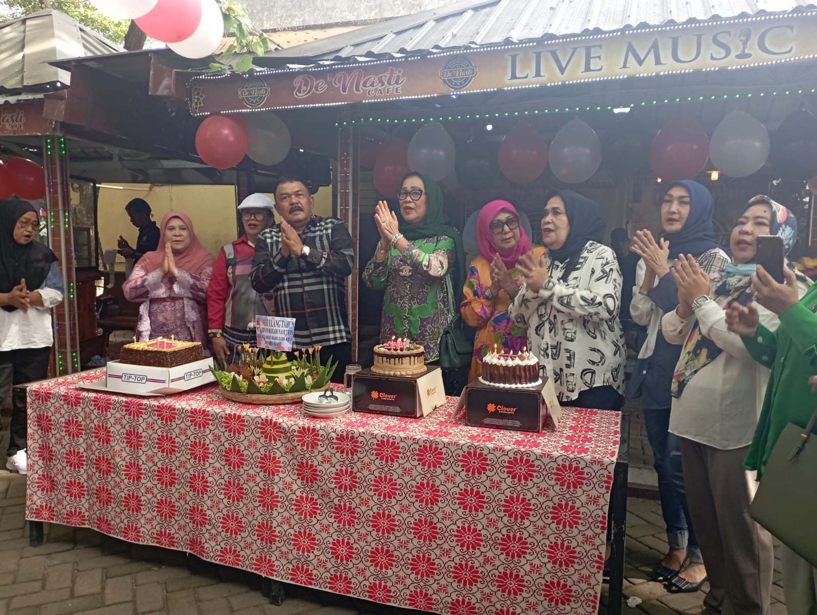 Meriah, HUT Ke3 De Nasti Cafe bersamaan dengan Ulta Ke-59 Ir. H. Erwan Rozali Nasution