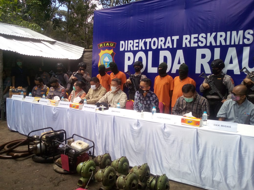 Direktorat Reskrimsus Polda Riau Bongkar Sindikat Penyulingan Minyak Mentah