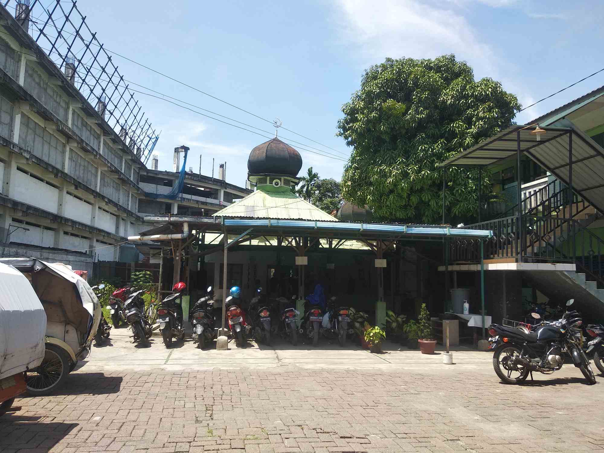 Saman Alfarisi Kunjungi Masjid Taqwa Medan Polonia