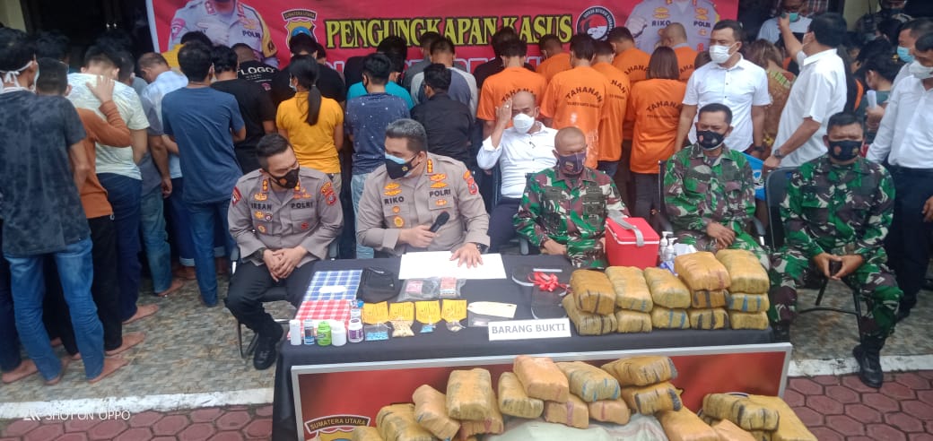 Polrestabes Medan Razia Karoke Bosque, Tiga Pejabat Terjaring Narkoba bersama Puluhan Pengunjung