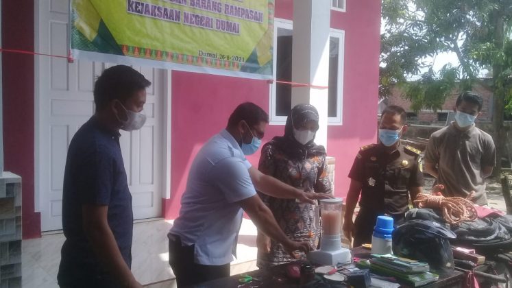 Kejari Dumai Gelar Pemusnahan Barang Bukti Tipidum
