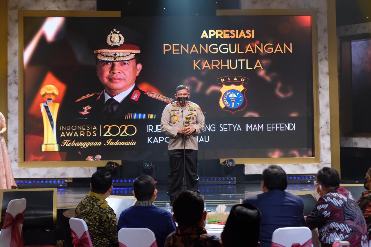 Lagi Kapolda Riau Terima Penghargaan Indonesia Award 2020.