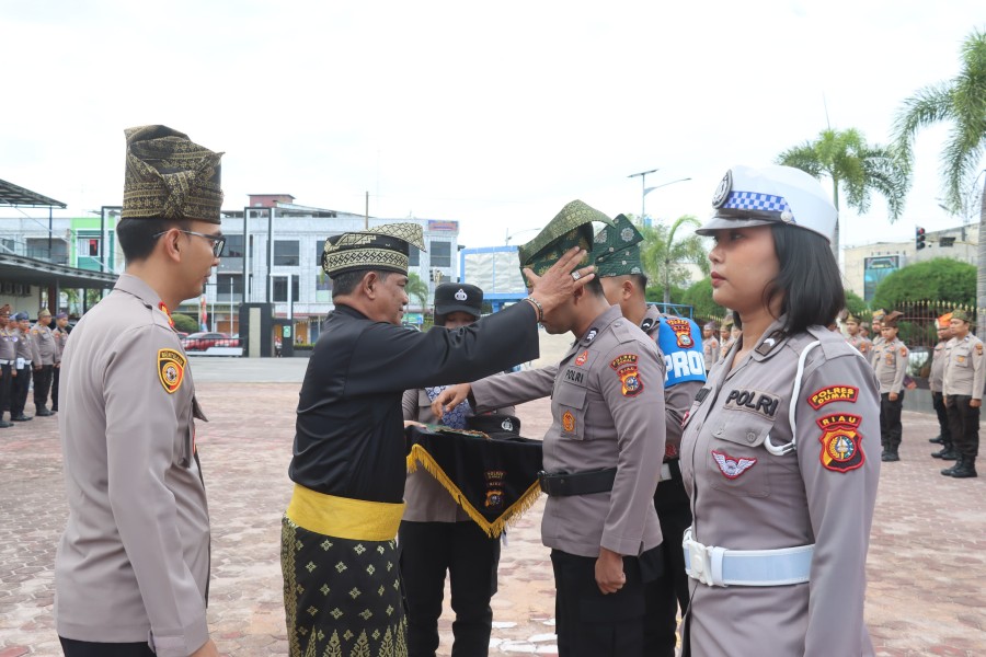 Polres Dumai Launching Penggunaan Tanjak dan Slempang bersama LAM
