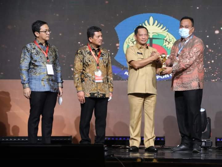 Aceh Timur Raih Penghargaan Universal Health Coverage