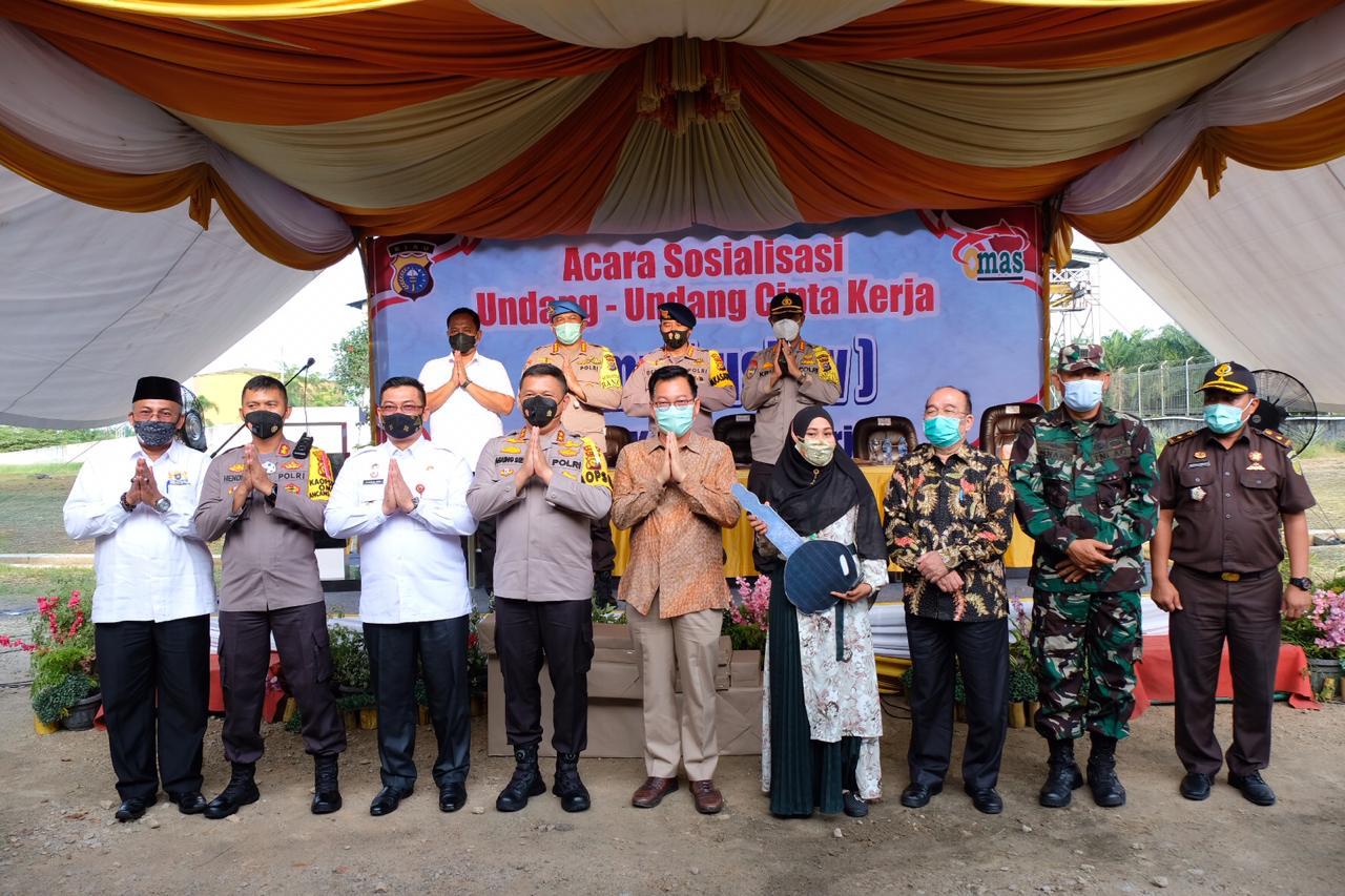 Kapolda Riau Sosialisasikan Undang - Undang Cipta Kerja Omnibuslaw di Bengkalis