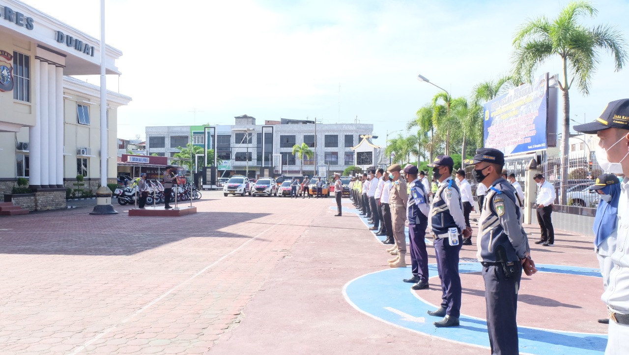 Kapolres Dumai pimpin pelaksanaan Apel Gelar Pasukan Operasi Zebra Lancang Kuning 2021