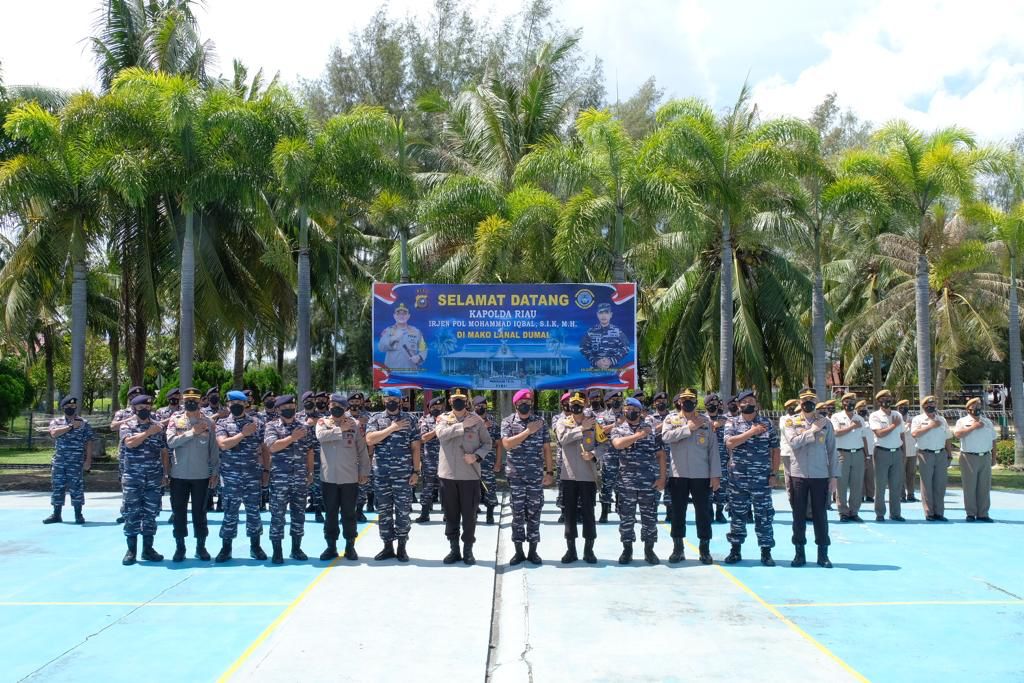 Luar Biasa… Kunjungan Kerja di Dumai, Kapolda Riau Lakukan Safari ke Markas TNI