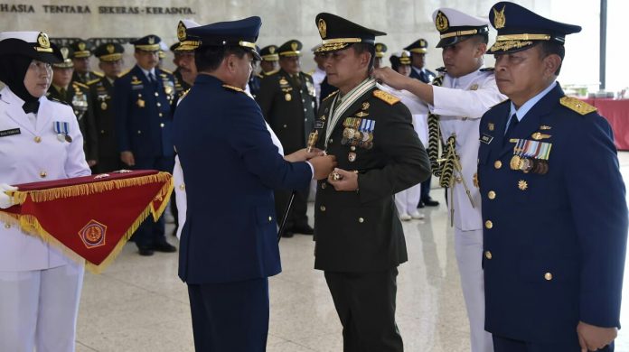 91 Pati TNI Terima Tanda Kehormatan