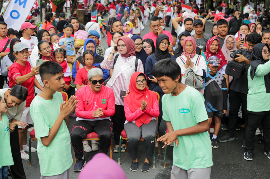 Car Free Day Bertajuk Gempita Kemerdekaan RI ke-79, Wali Kota Berbaur Dengan Warga