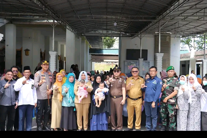 AKBP H.M Reza Chairul  Hadiri Launching Sub Pekan Imunisasi Nasional PolionOPV2