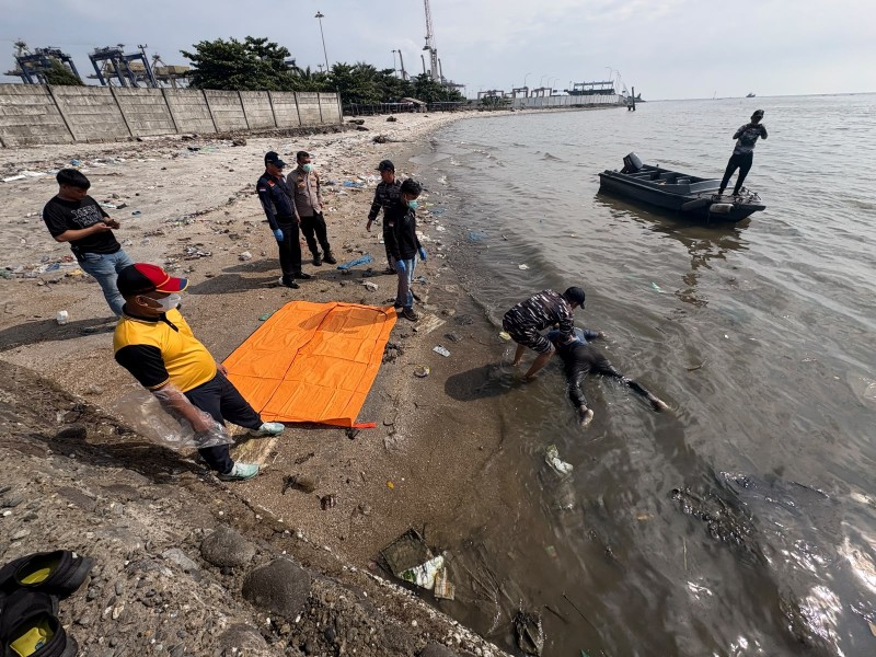Sigap Tanggap, Aksi Cepat Posal Medan Labuhan Evakuasi Jenazah di Perairan Bagan Deli