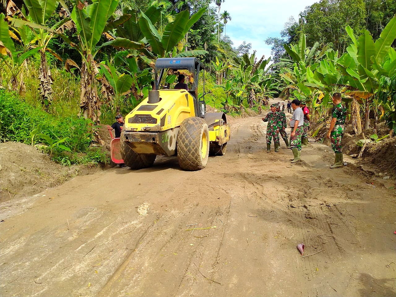 Bupati Ashari: Di Tengah Pendemi Covid-19, Satgas Kodim 0204/DS Mampu Tuntaskan TMMD Ke-111 Secara P