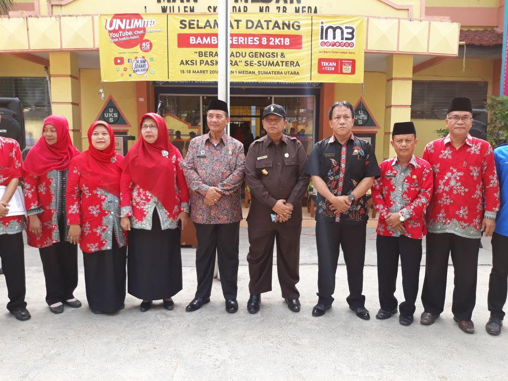 Kepala Dispora Drs Marah Husin Lubis Hadiri Pembukaan Barisan Pasukan Pengibar Bendera MAN 1