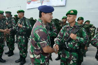 Danlantamal I Hadiri Pelepasan Satgas Pamtas  Yonif 121/MK Menuju Papua 