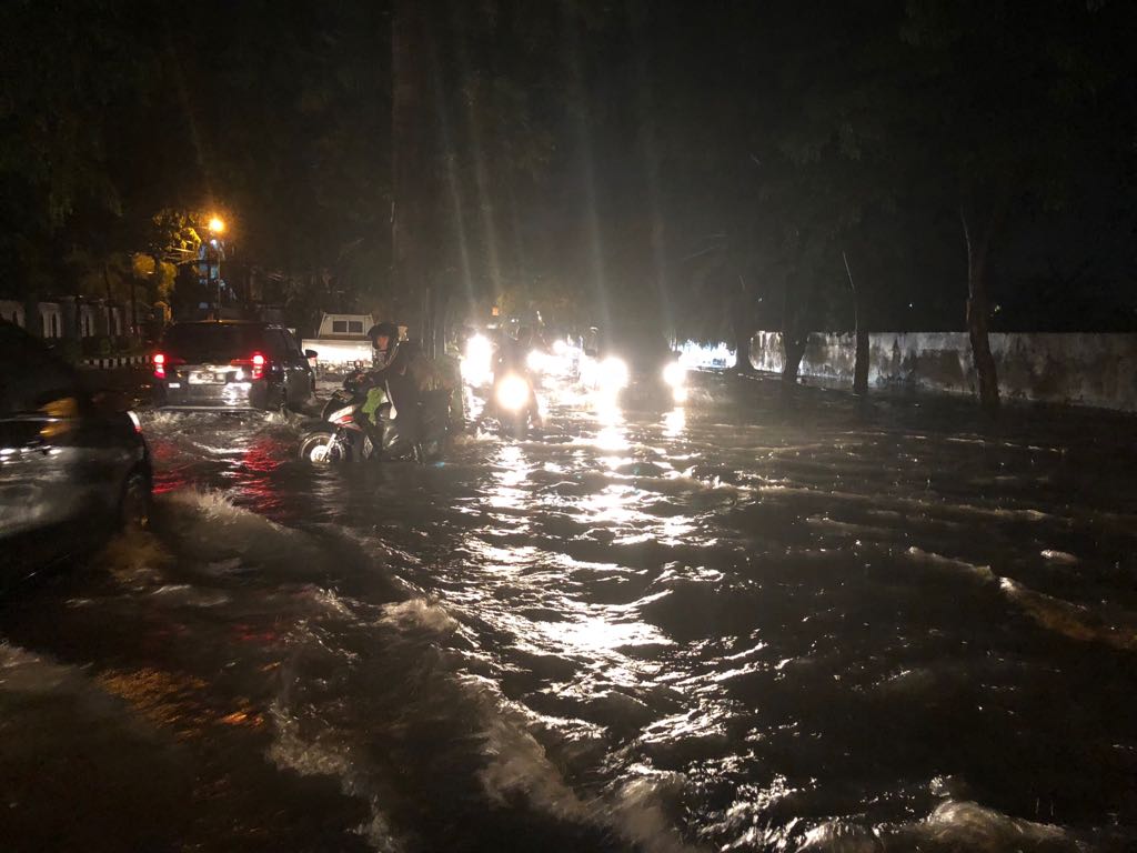 Kapolsek Medan Helvetia Langsung Cek Lapangan,  Genangan Air Curah Hujan