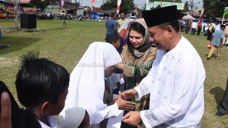 Bupati Deli Serdang Santuni Anak Yatim pada Maulid Nabi Muhammad 1441H di Lap.Bola Tanjung Anom