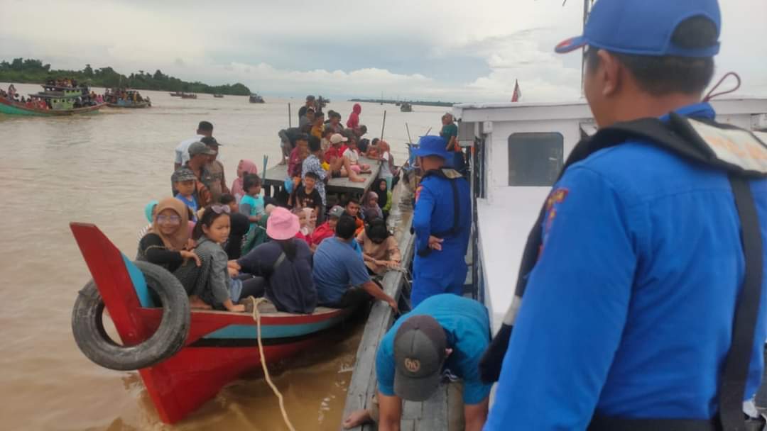 SATPOLAIRUD Polres Labuhanbatu, melaksanakan PAM di Beting Gosong lokasi wisata di Sei.Berombang
