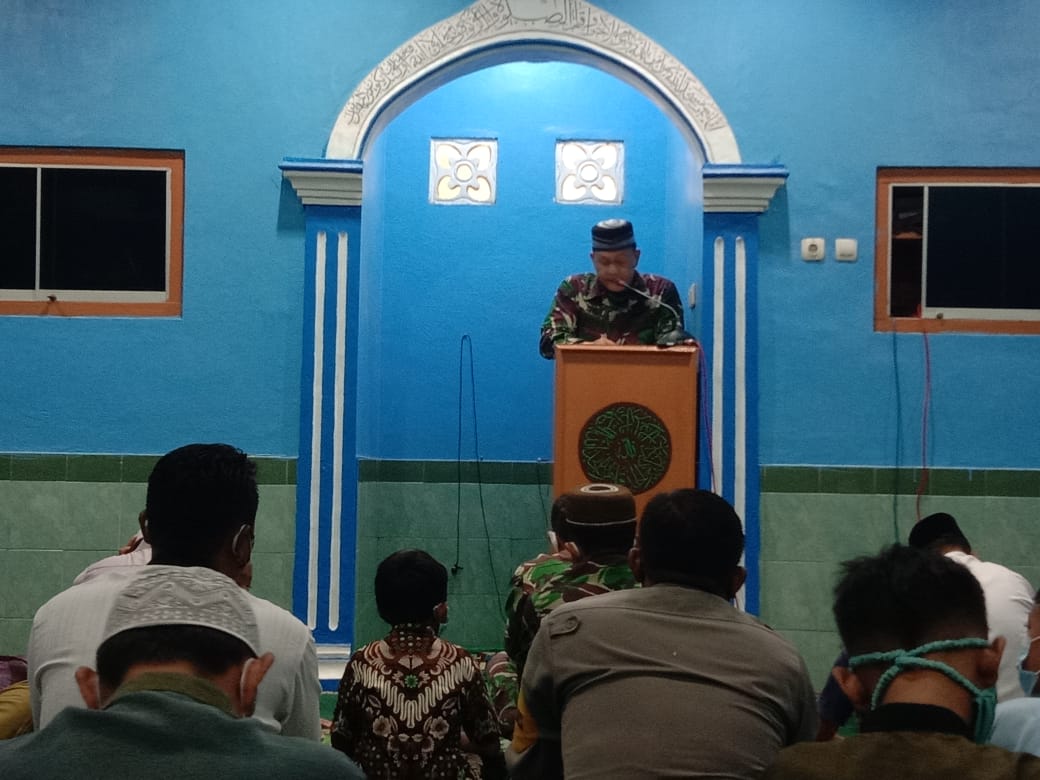 Danramil 03 Serengan dan Muspika Sholat Jum’at Bersama Sekaligus Cek PPKM di Masjid Lokasi KBD