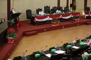 Wali Kota Medan dalam Paripurna Pandangan Umum Fraksi DPRD Medan