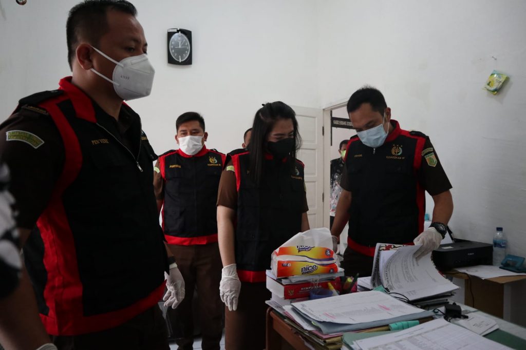 Terkait dugaan korupsi dana BUMDes S3 Aek Nabara, kantor Dinas PMD Labuhanbatu digeledah Kejaksaan