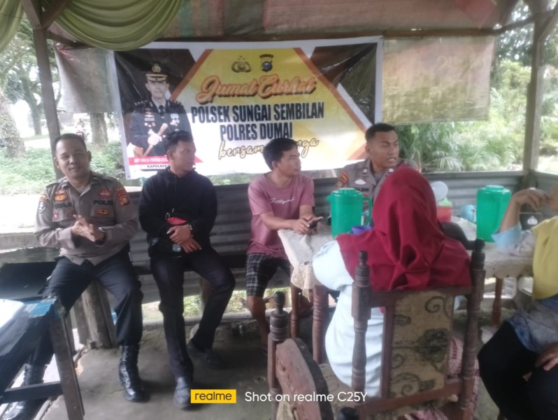 Polres Dumai Gelar Jumat Curhat, Dengarkan Keluhan Warga Tanjung Penyembal Soal Keamanan