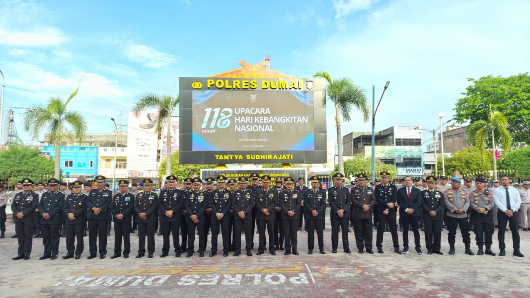 Kapolres Dumai AKBP Angga F. Herlambang SIK.SH Bertindak Sebagai IRUP Dalam Rangka Peringati Hari Kebangkitan Nasional Ke.118 Di Halaman Mapolres Dumai