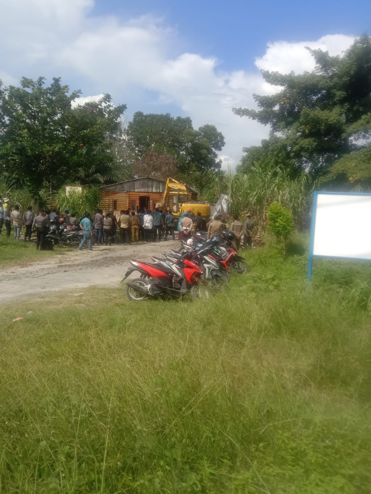 PN Dumai Eksekusi Lahan di Jalan Raya Bukit Datuk Kelurahan Bukit Datuk Kecamatan Dumai Selatan