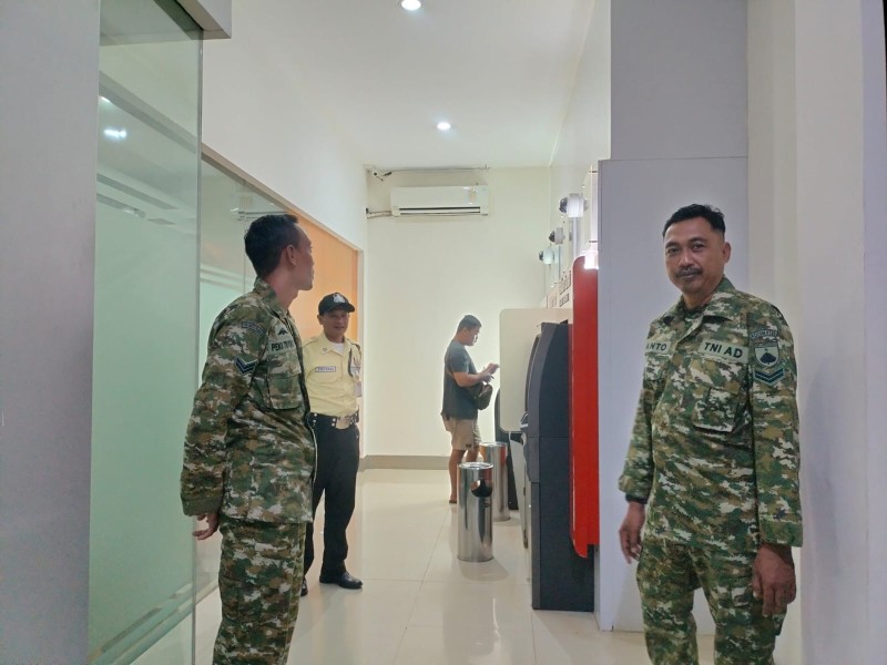 Patroli Cipta Kondisi Koramil 14 Jatisrono, Wujud Nyata Menjaga Keamanan dan Kenyamanan Masyarakat