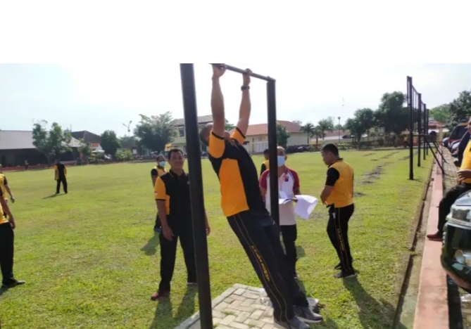 Personil Polresta Deli Serdang Melaksanakan Tes Kesehatan Jasmani