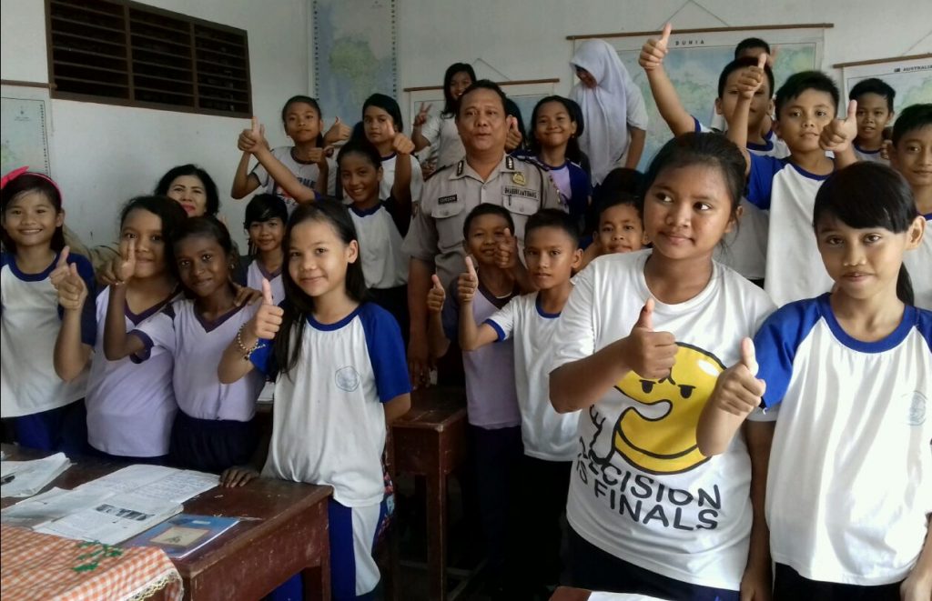 Bhabinkamtibmas Kelurahan Polonia Sampaikan Pesan Lamtibmas di SD Negeri 060901