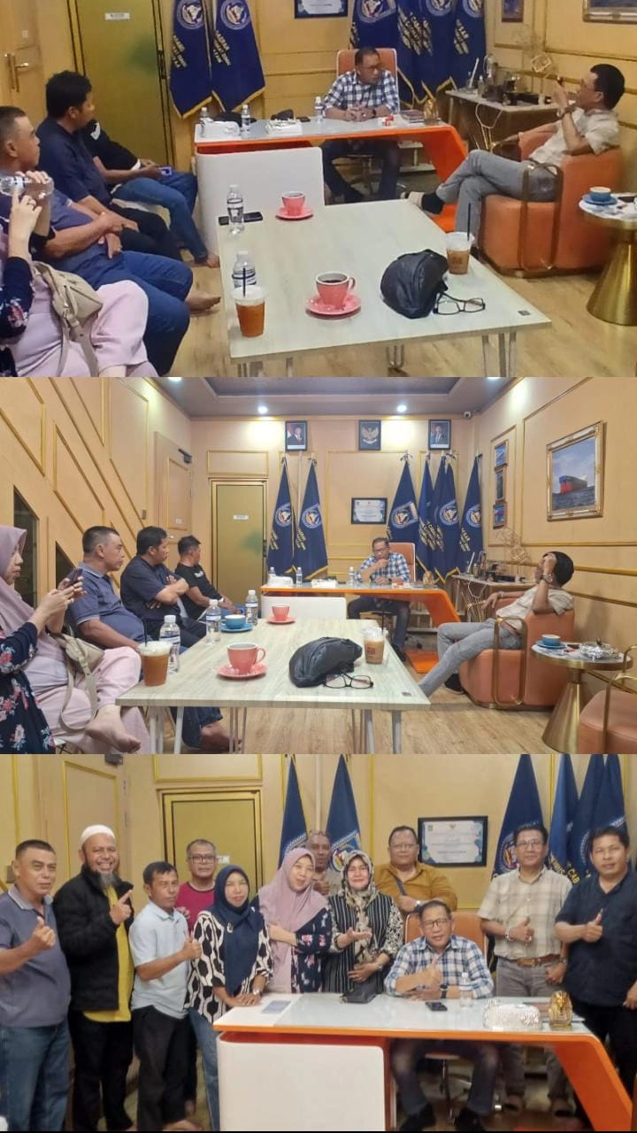 Silaturahmi Hasrizal dan Uje dengan Persaudaraan Masyarakat Dumai (PERMAI) di Batam