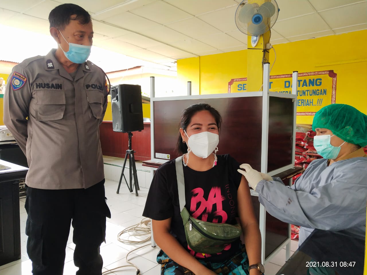 Kapolsek Medan Tuntungan Tinjau Vaksinasi Tahap Kedua di Aula Camat 