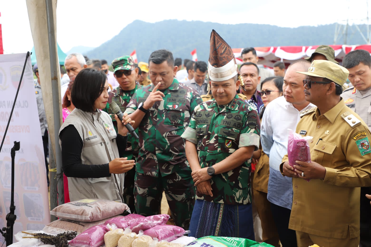 Danrem 022/PT bersama Dandim 0203 Langkat Dampingi Pangdam I/BB Launching Ketahanan Pangan