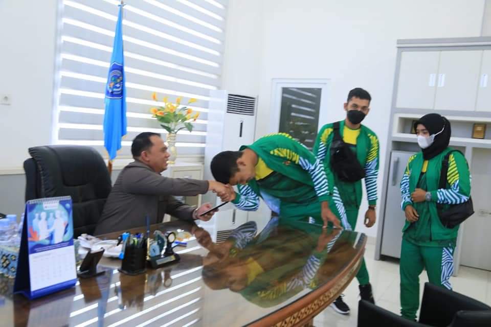 Tiga Atlet Asal Labuhanbatu  dilepas Bupati dan Wakil Bupati mengikuti PON XX Papua