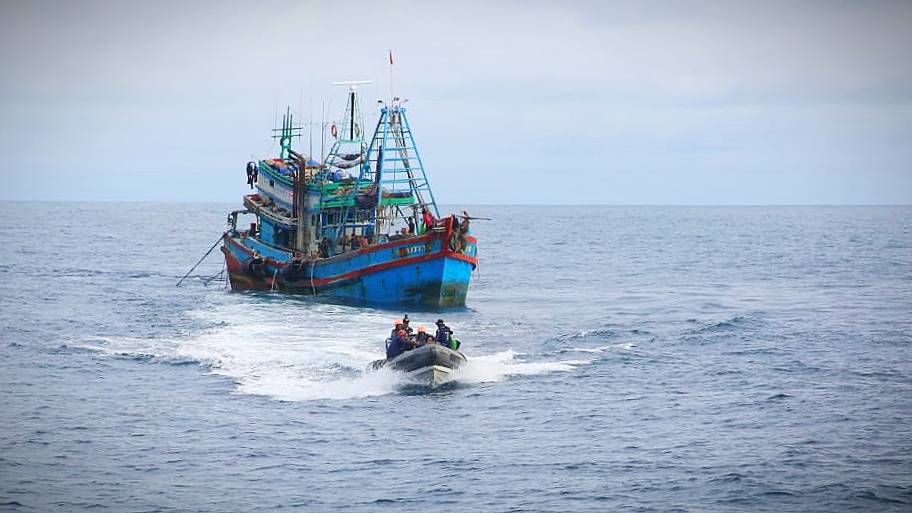 lagi, TNI AL Amankan Tujuh Kapal Ikan Asing Berbendera Vietnam di Perairan Natuna