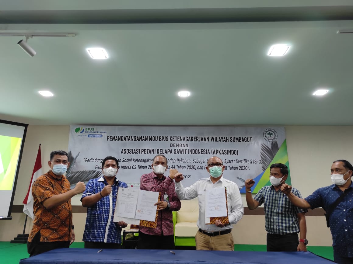 Petani Kelapa Sawit Sumatera Utara Segera Mendapatkan Perlindungan Ketenagakerjaan