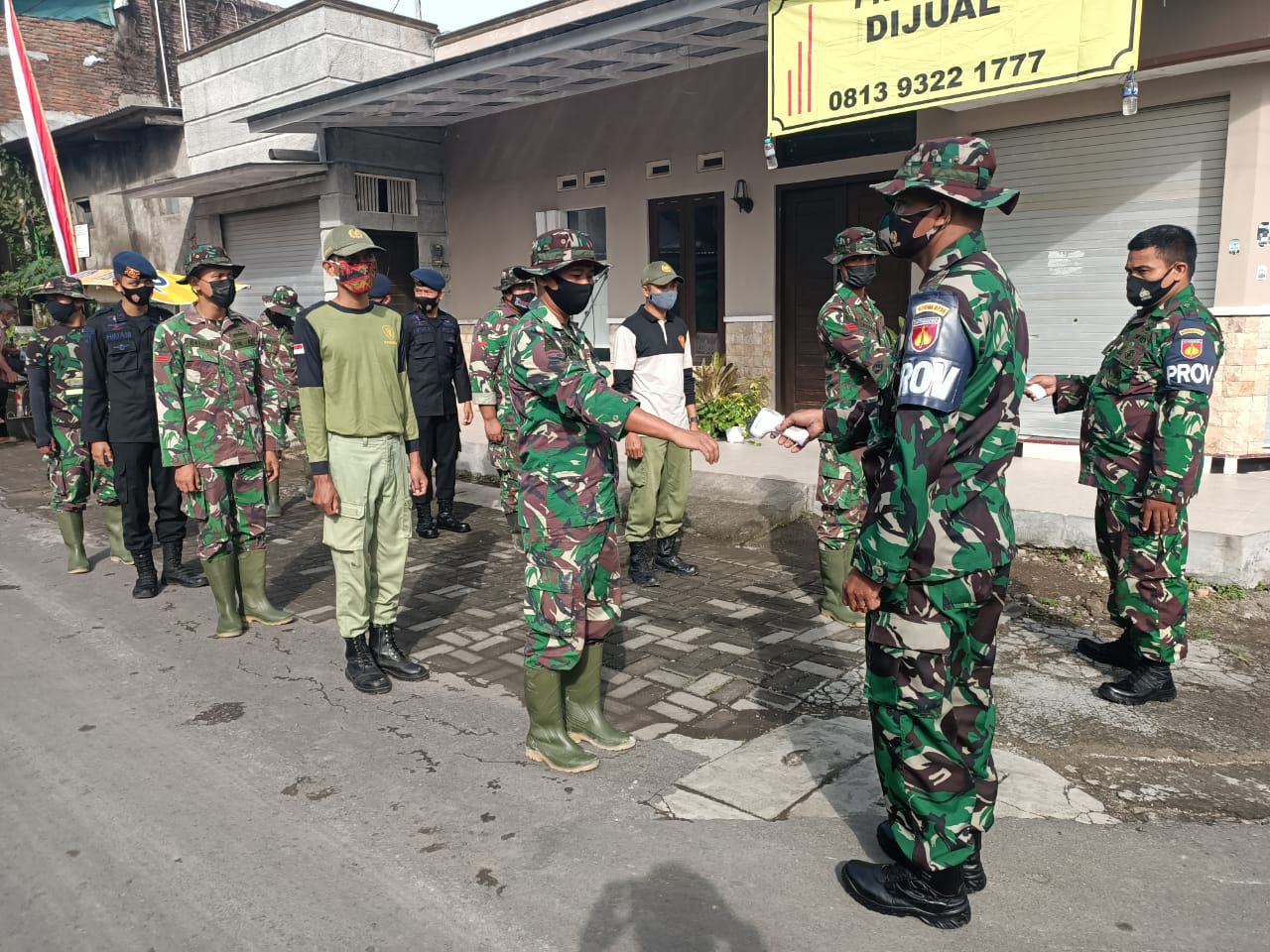 Sebelum Bekerja, Satgas TMMD Reguler Kodim Surakarta Wajib Cek Suhu Tubuh